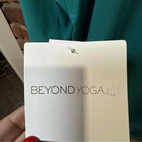 Beyond Yoga women's In stride half zip polyester pullover size medium teal -Flaw - Picture 7 of 13